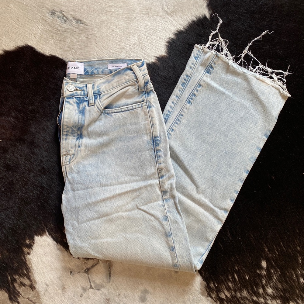 Frame “Le Jane Crop” light wash denim size 25